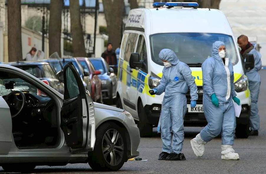 شرطة لندن تطلق النار على مركبة صدمت سيارة السفير الأوكراني عمدا